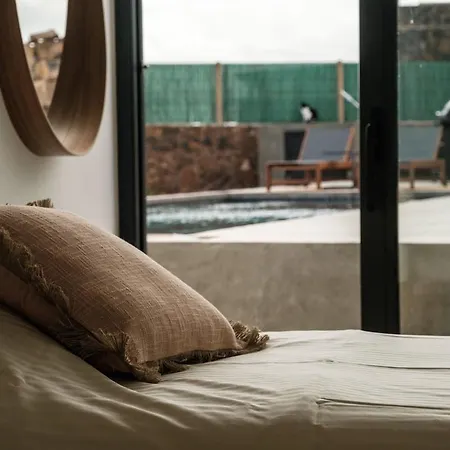 Simone - 3 - Piscine Chauffee Lajares